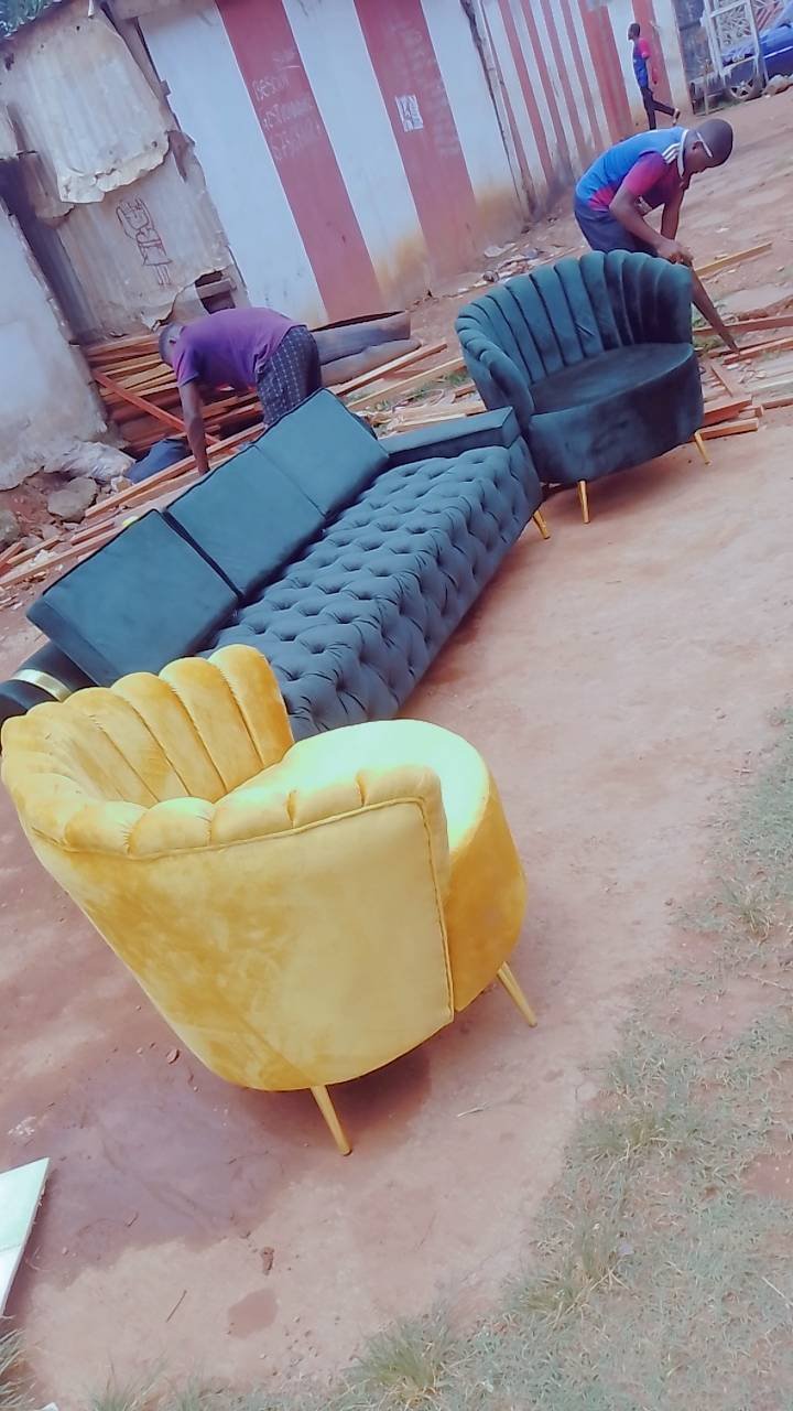 chaises, fauteuils et lits etc